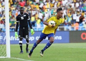 Pierre Aubameyang of Gabon (l) scores penalty past Herve Koffi of Burkina Faso during the 2017 African Cup of Nations Finals Afcon football match between Gabon and Burkina Faso at the Libreville Stadium in Gabon on 18 January 2017 ©Gavin Barker/BackpagePix