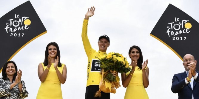 chris-froome-finit-ce-tour-sur-la-plus-haute-marche-devant_2496514_667x333