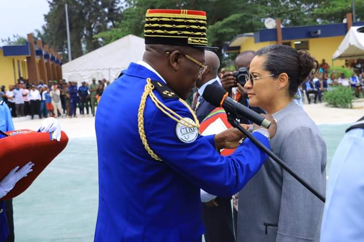 murielle-minkoue-p-mintsa-d-cor-e-de-la-m-daille-d-honneur-de-la